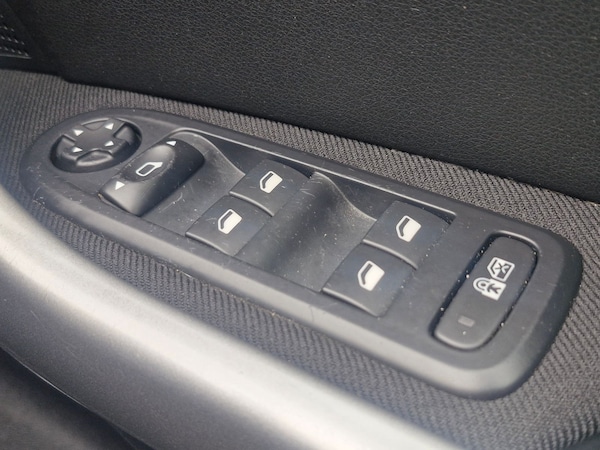 Used Peugeot 308 2013 for sale - 76086561: Photo 16