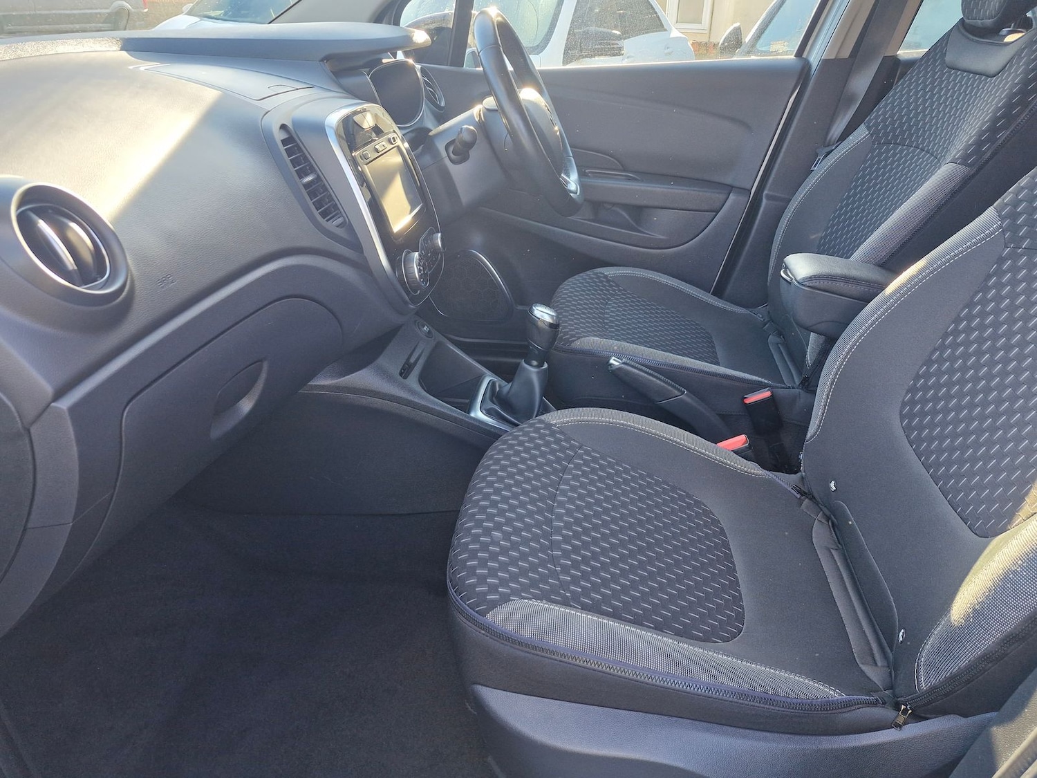 Used Renault Captur 2017 for sale - 76704538: Photo 10