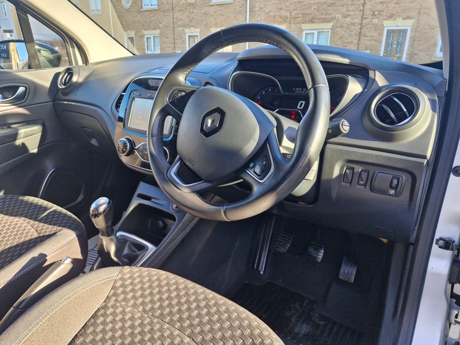 Used Renault Captur 2017 for sale - 76704538: Photo 6