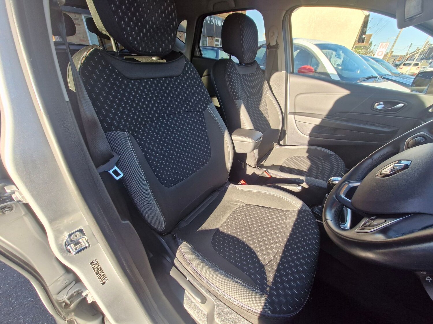 Used Renault Captur 2017 for sale - 76704538: Photo 7