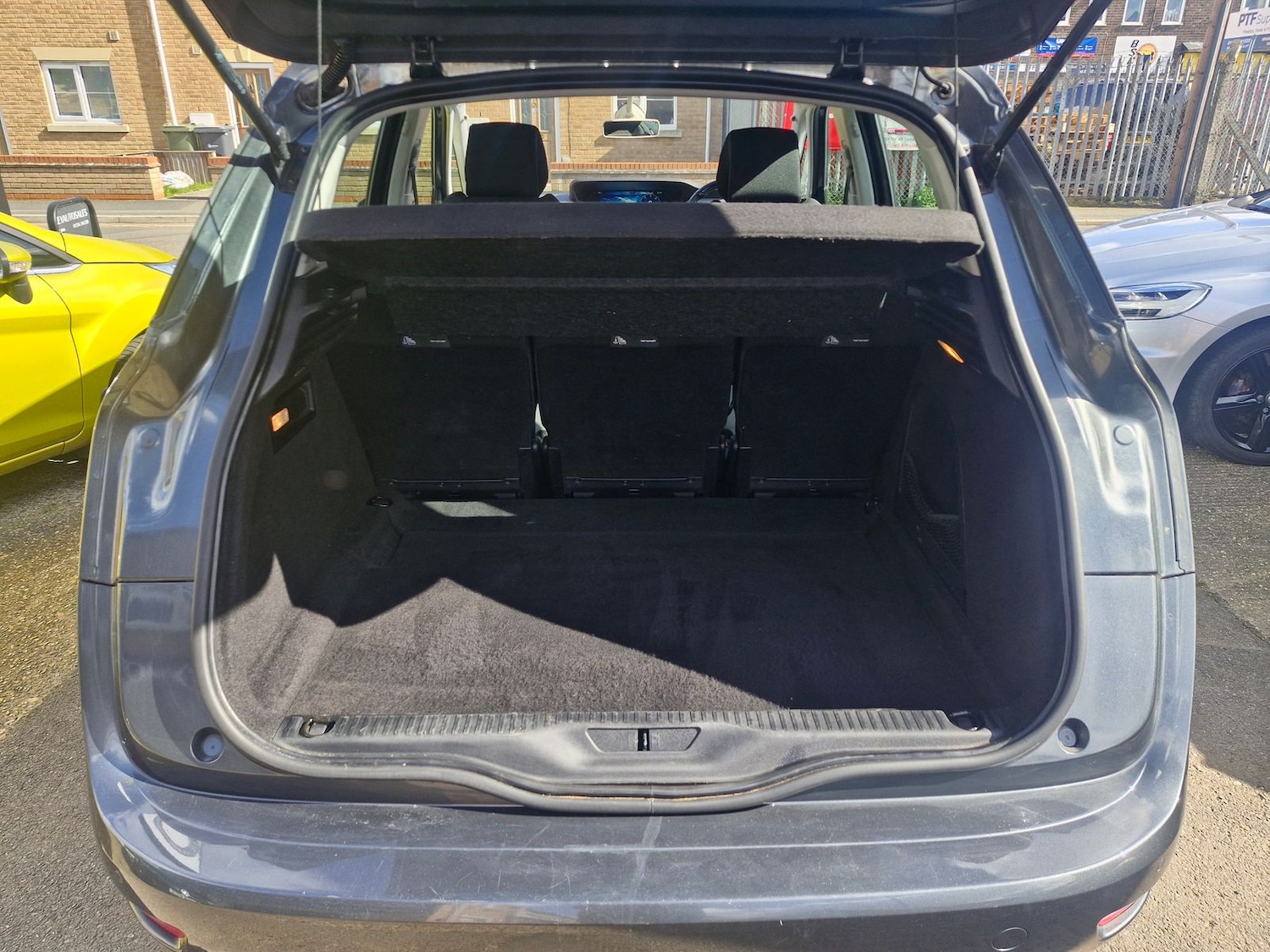 Used Citroen C4 Picasso 2016 for sale - 77894069: Photo 5