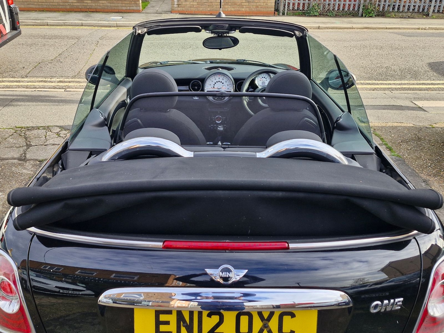 Used MINI Convertible 2012 for sale - 76574958: Photo 2