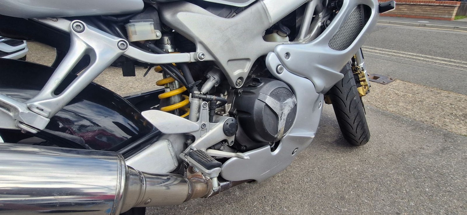 Used Honda VTR1000 1998 for sale - 78606117: Photo 5