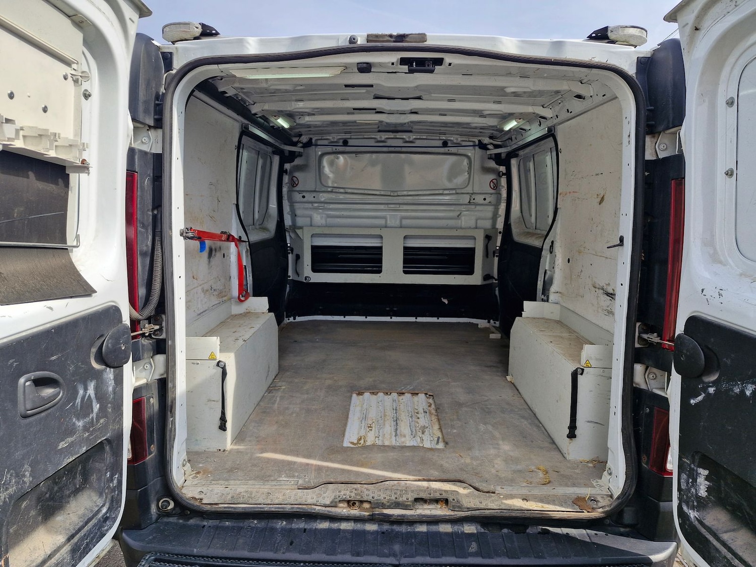 Used Vauxhall Vivaro 2016 for sale - 77971916: Photo 4