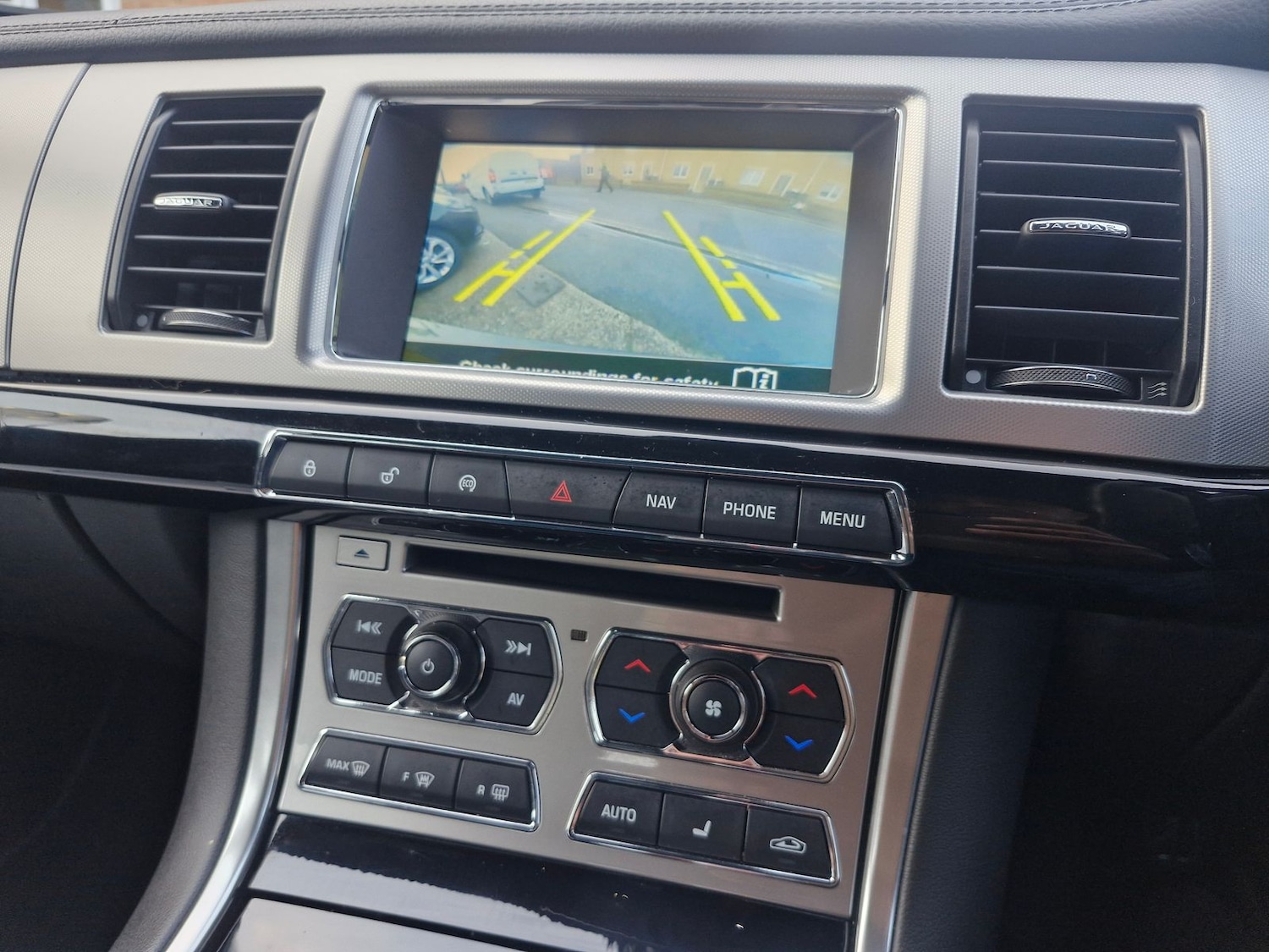 Used Jaguar XF 2015 for sale - 77239575: Photo 11