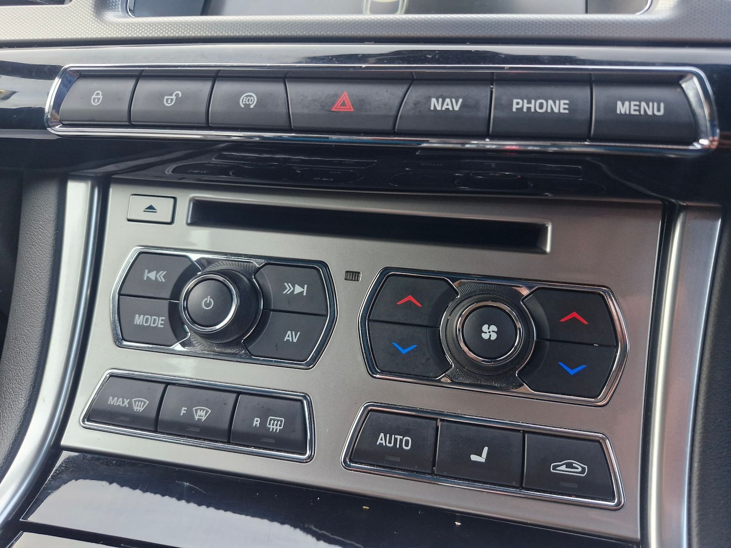 Used Jaguar XF 2015 for sale - 77239575: Photo 12