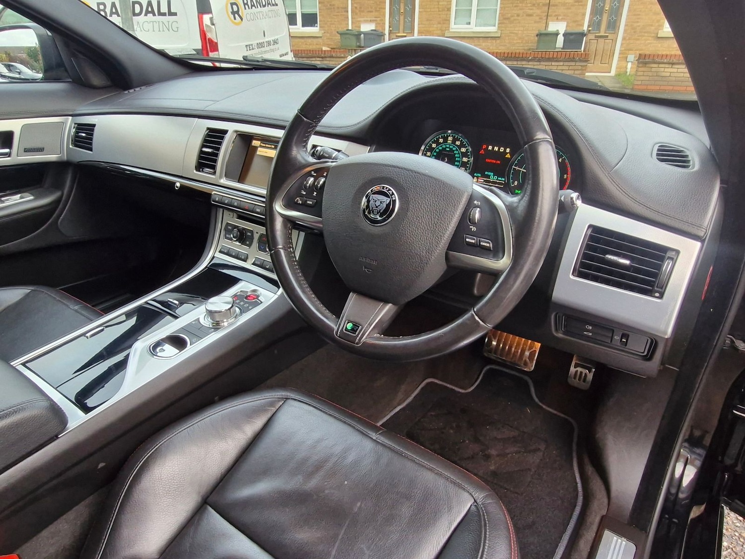 Used Jaguar XF 2015 for sale - 77239575: Photo 4