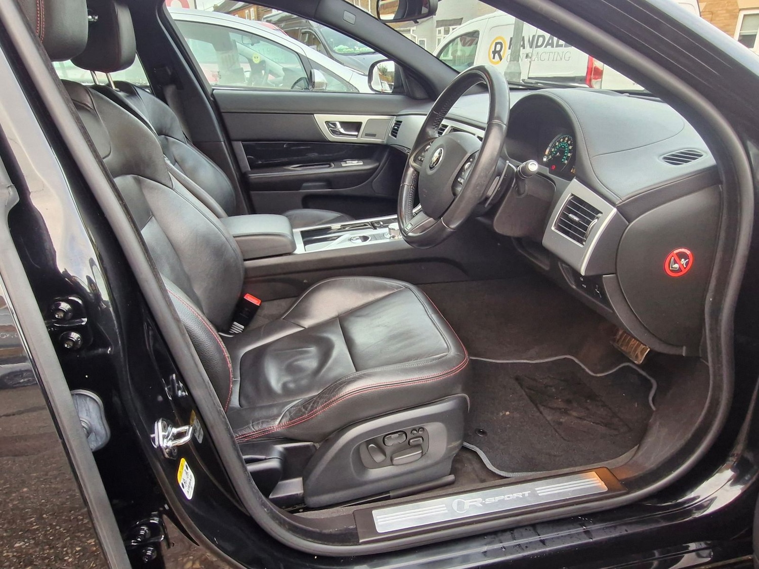 Used Jaguar XF 2015 for sale - 77239575: Photo 5