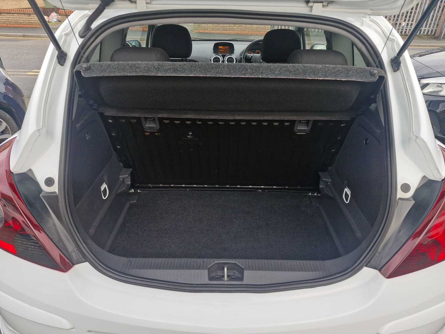 Used Vauxhall Corsa 2013 for sale - 77293542: Photo 5