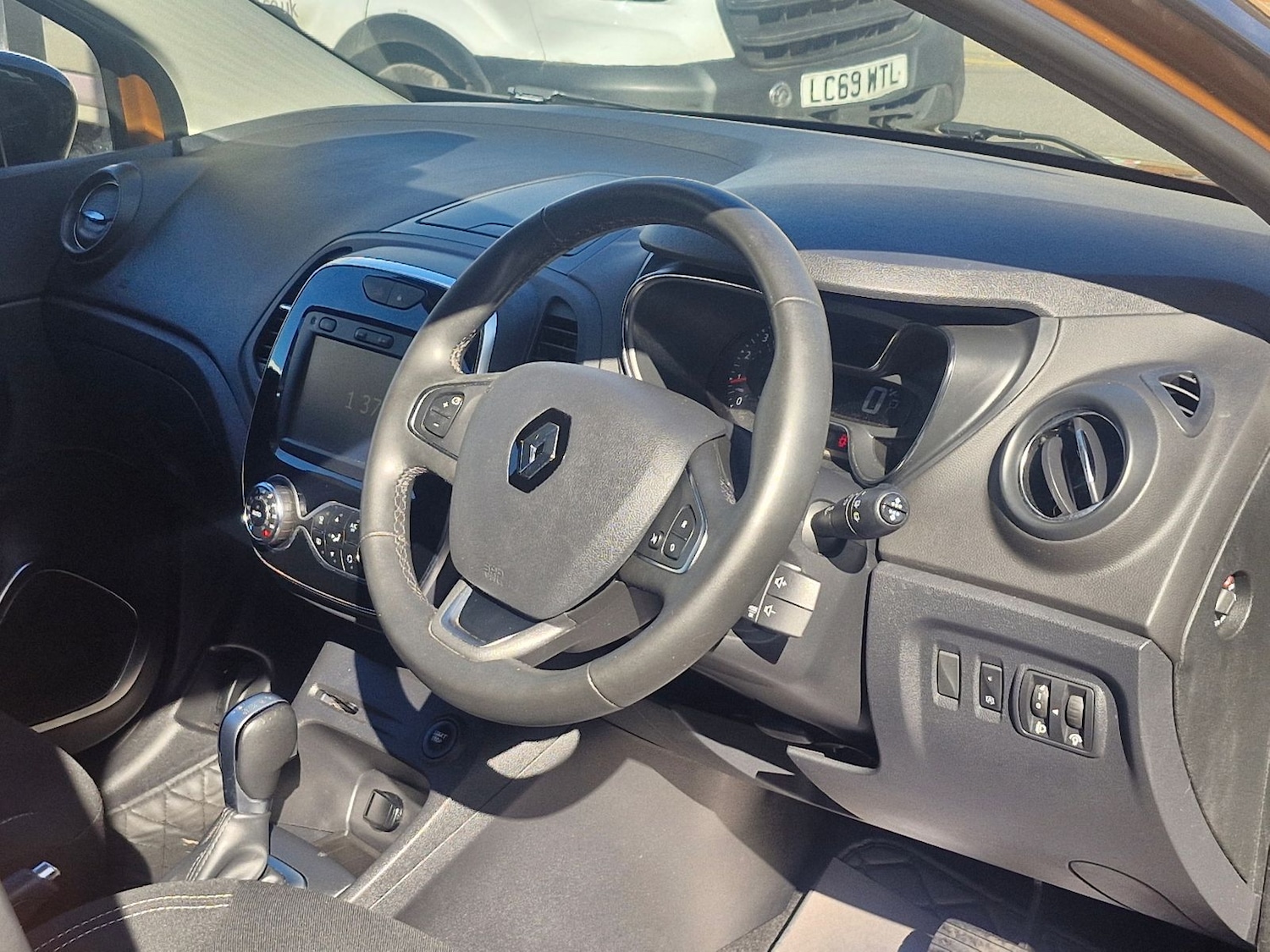 Used Renault Captur 2018 for sale - 77927544: Photo 9