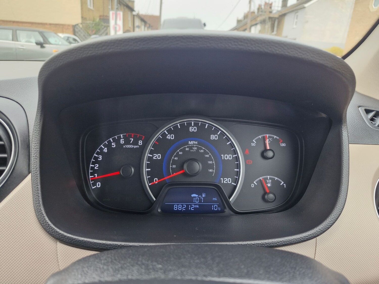 Used Hyundai i10 2015 for sale - 77810327: Photo 15