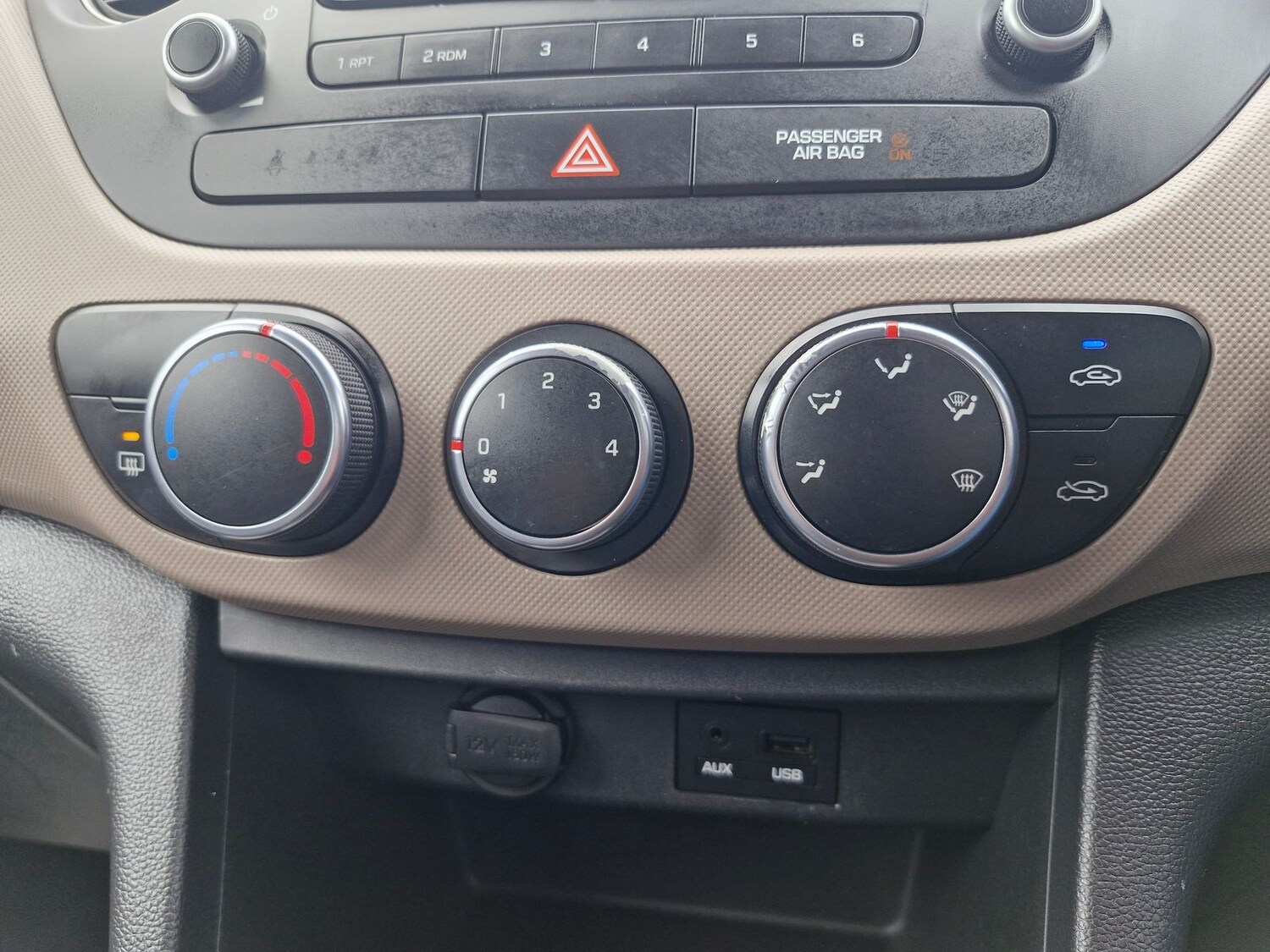 Used Hyundai i10 2015 for sale - 77810327: Photo 17