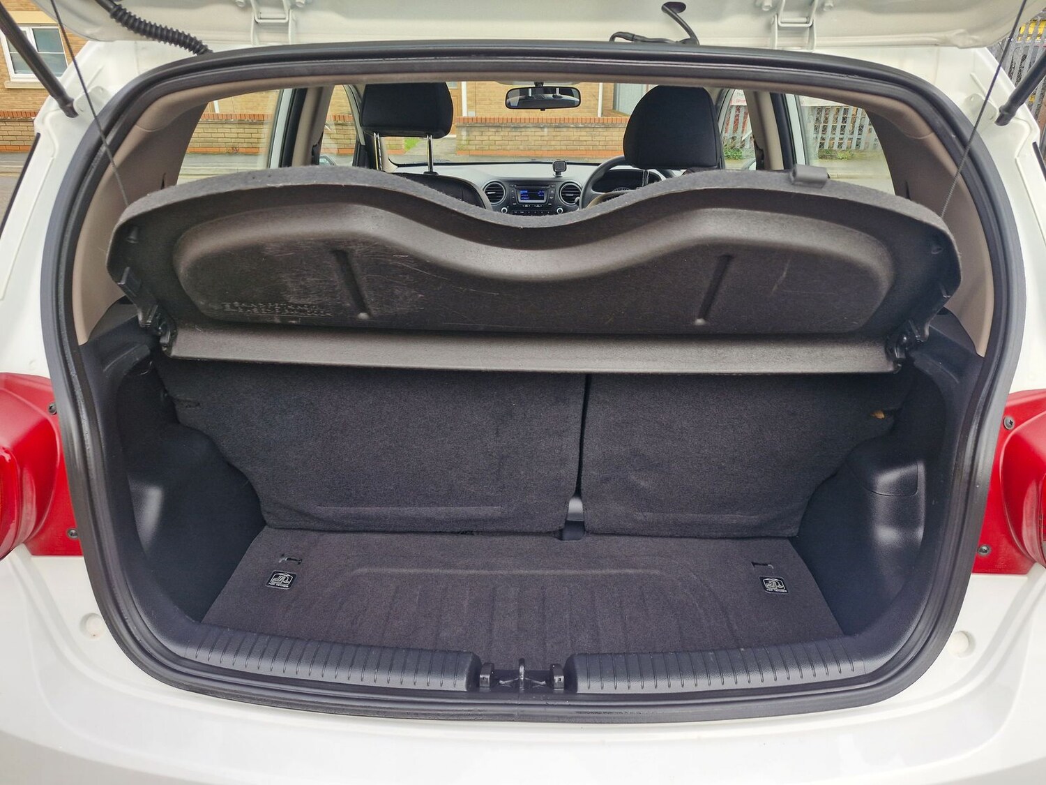 Used Hyundai i10 2015 for sale - 77810327: Photo 5