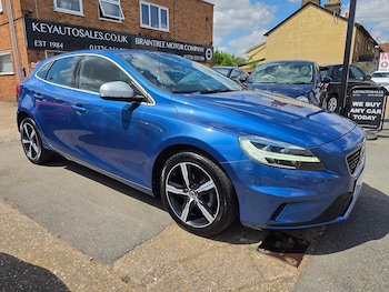 Used Volvo V40 2019 for sale - 79164180: Photo