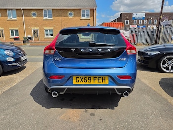 Used Volvo V40 2019 for sale - 79164180: Photo