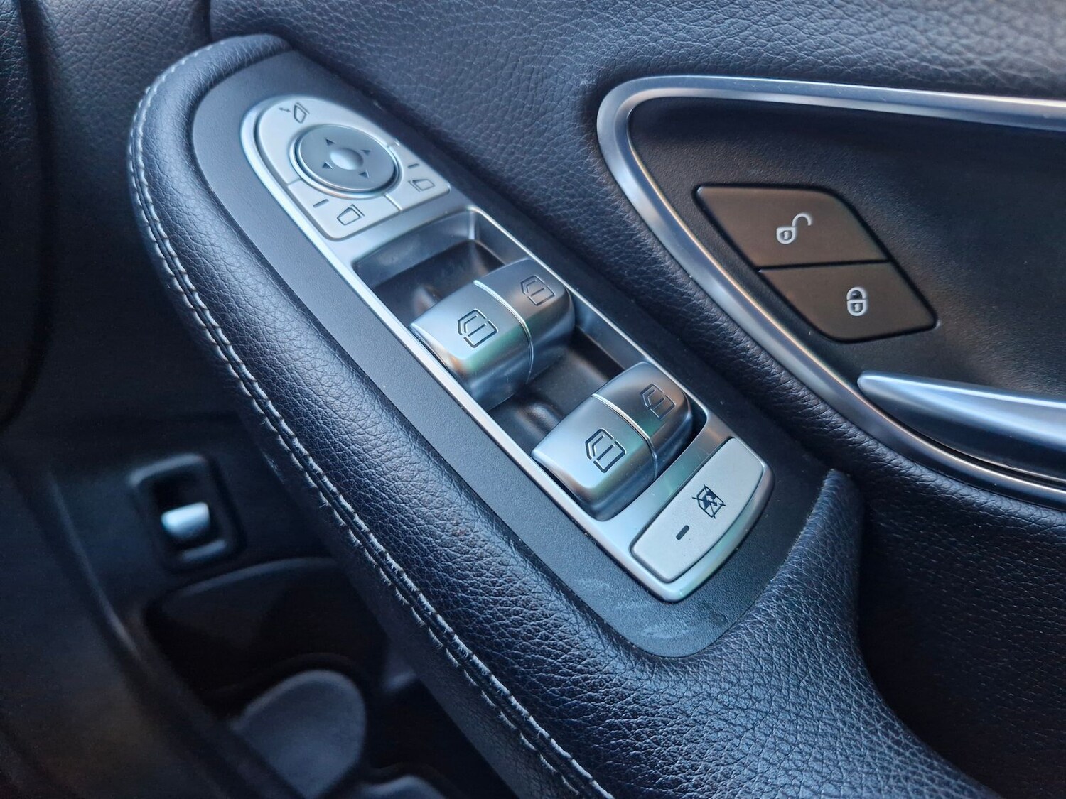 Used Mercedes-Benz C Class 2019 for sale - 77145913: Photo 25