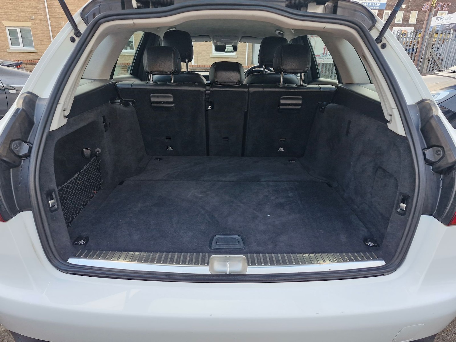 Used Mercedes-Benz C Class 2019 for sale - 77145913: Photo 5