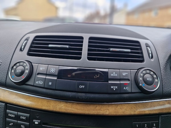 Used Mercedes-Benz E Class 2009 for sale - 75636921: Photo 15