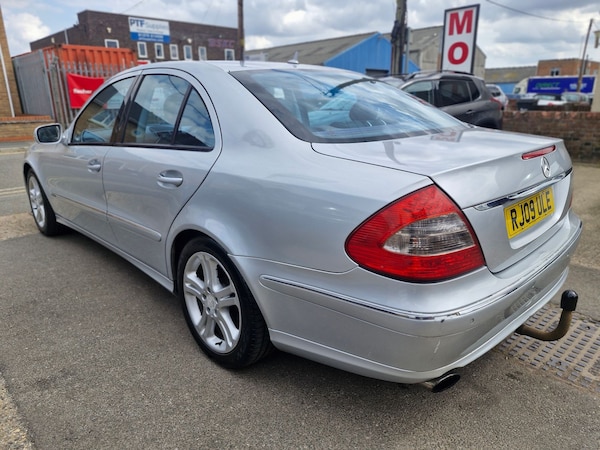 Used Mercedes-Benz E Class 2009 for sale - 75636921: Photo 6