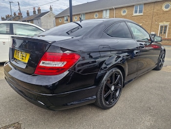 Used Mercedes-Benz C Class 2015 for sale - 76474812: Photo