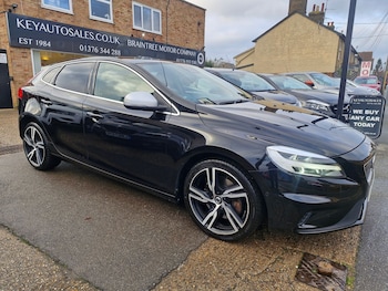 Used Volvo V40 2018 for sale - 79252898: Photo