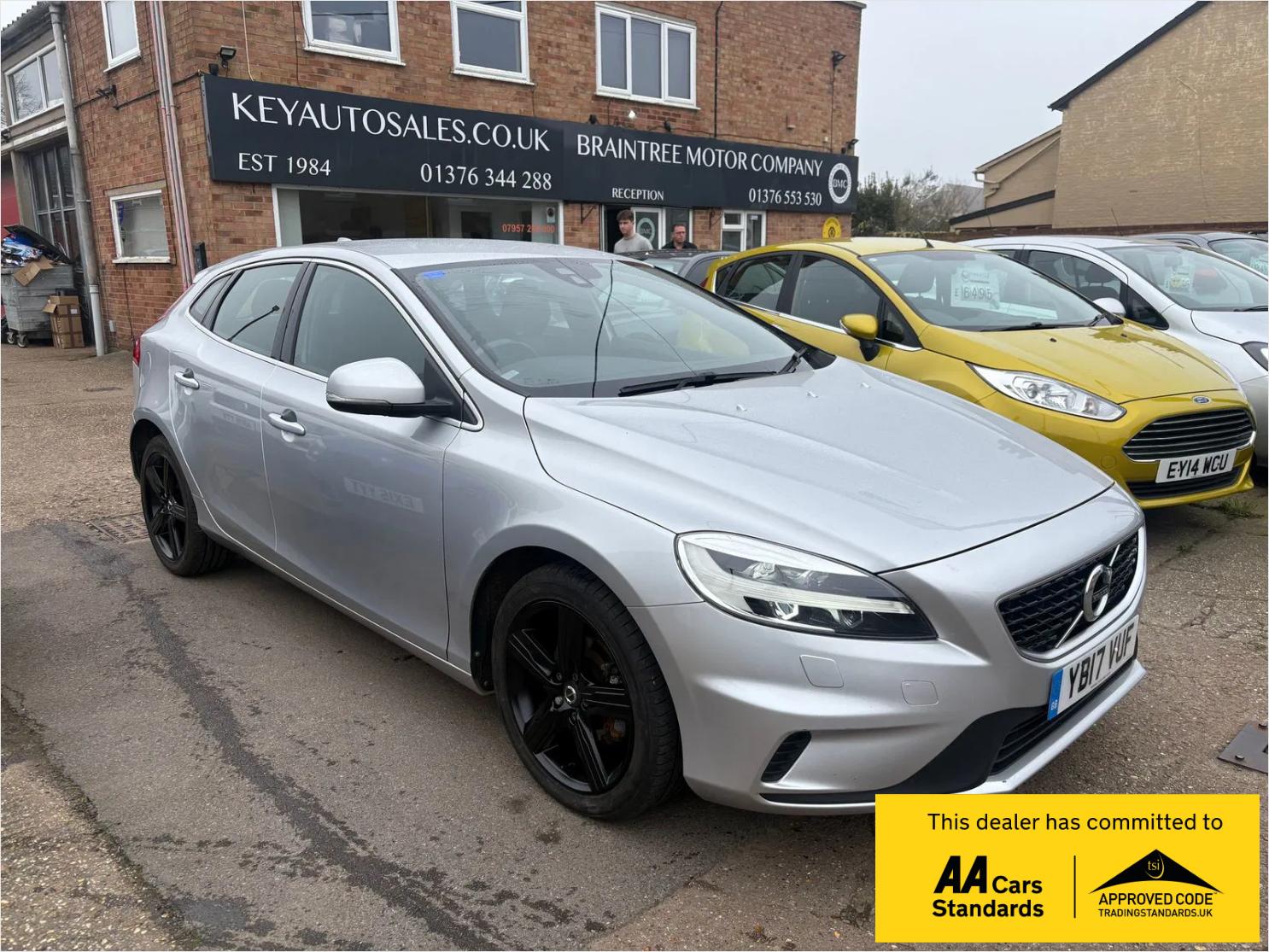 Used Volvo V40 2017 for sale - 77526245: Photo 1