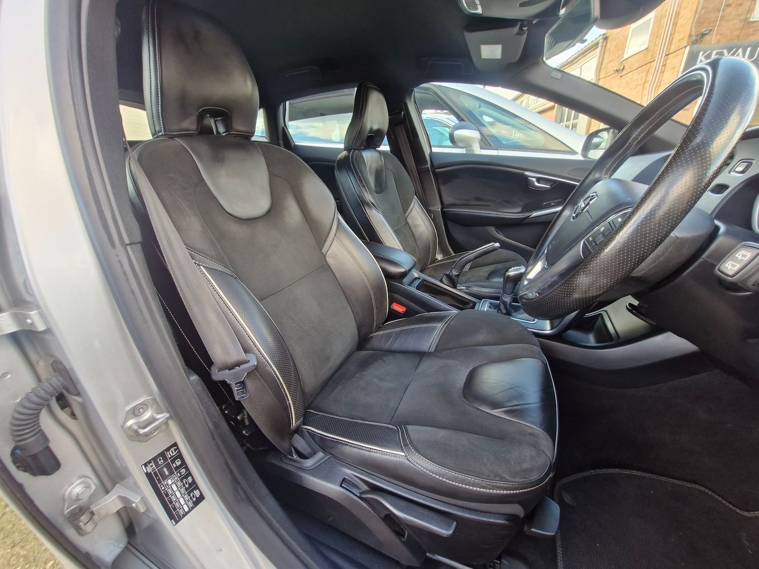 Used Volvo V40 2017 for sale - 77526245: Photo 11