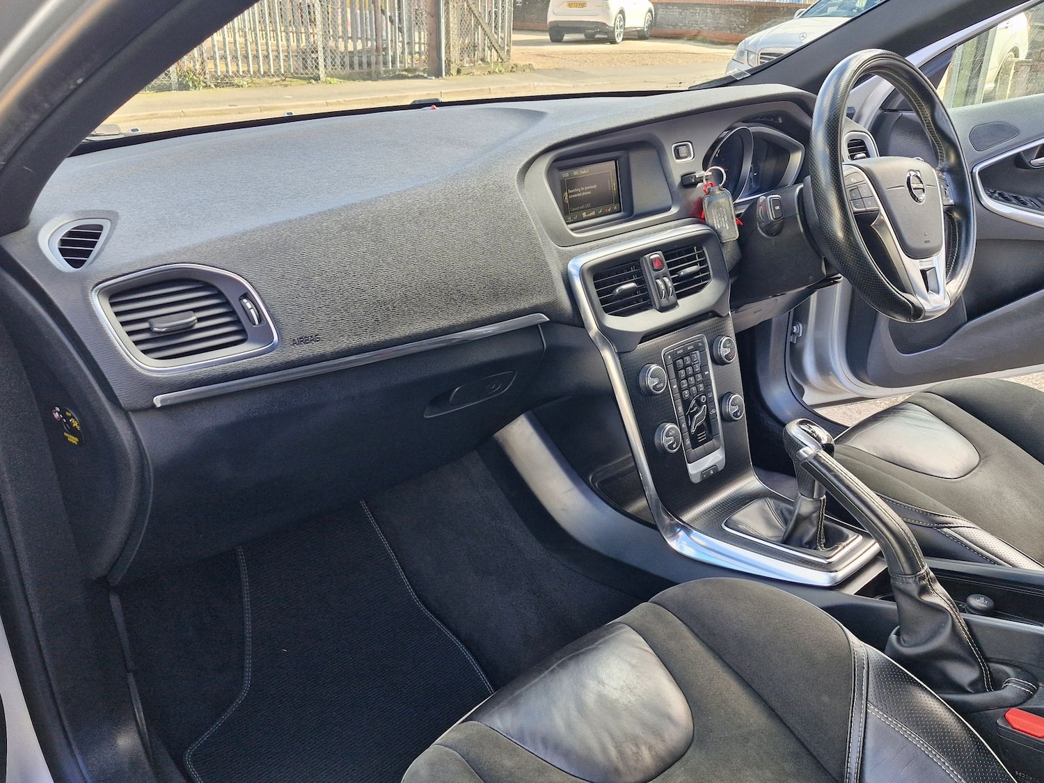 Used Volvo V40 2017 for sale - 77526245: Photo 12