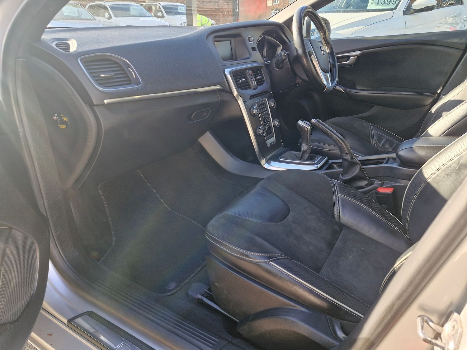 Used Volvo V40 2017 for sale - 77526245: Photo 14