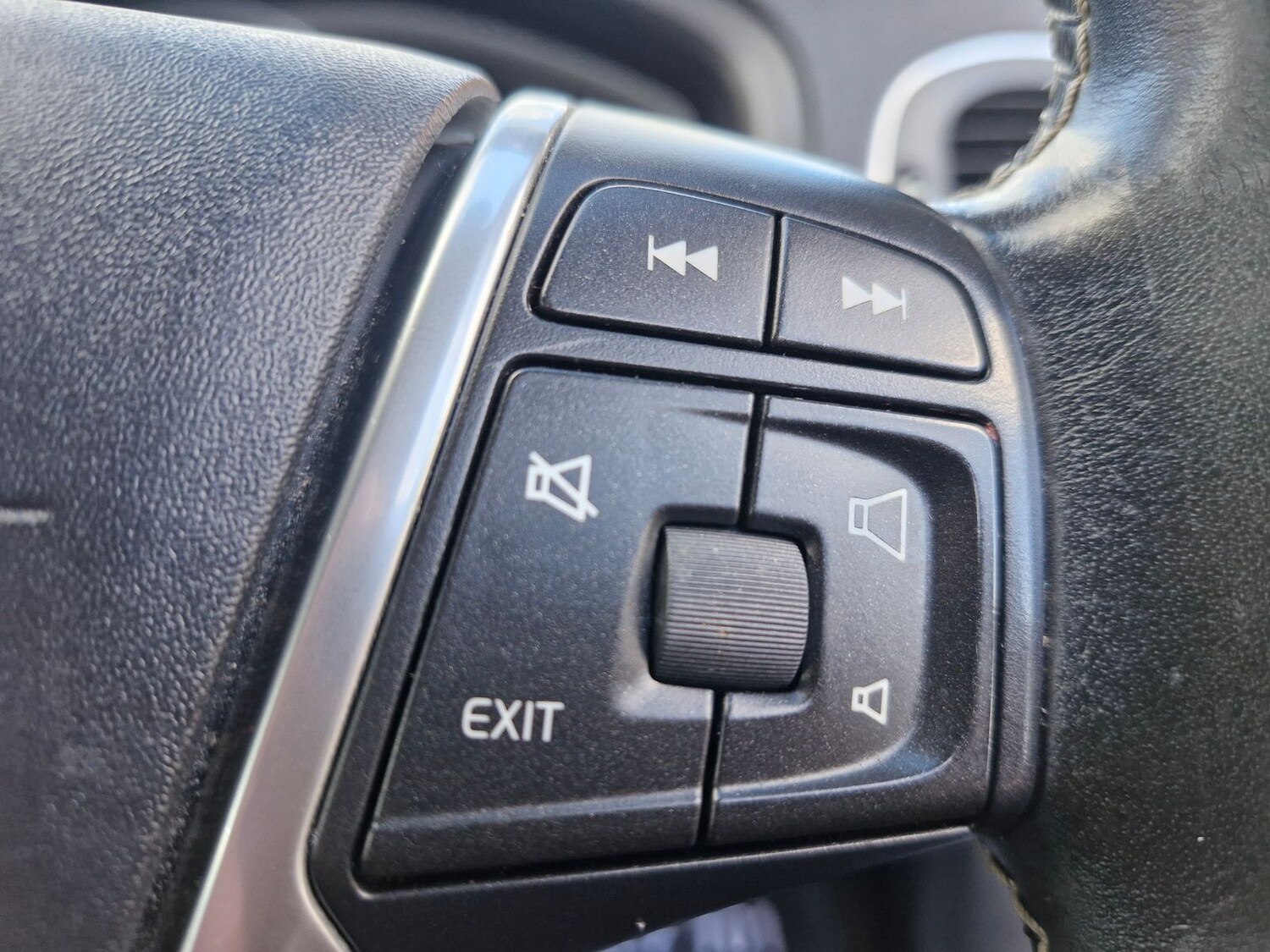 Used Volvo V40 2017 for sale - 77526245: Photo 19