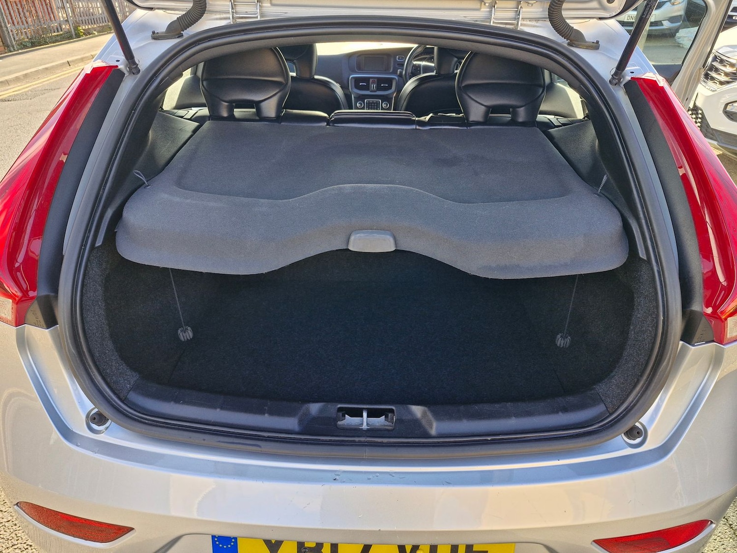 Used Volvo V40 2017 for sale - 77526245: Photo 3