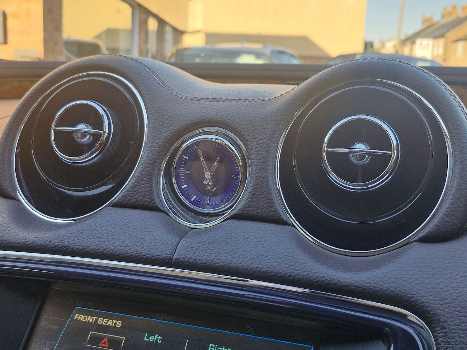 Used Jaguar XJ 2010 for sale - 76717518: Photo 17