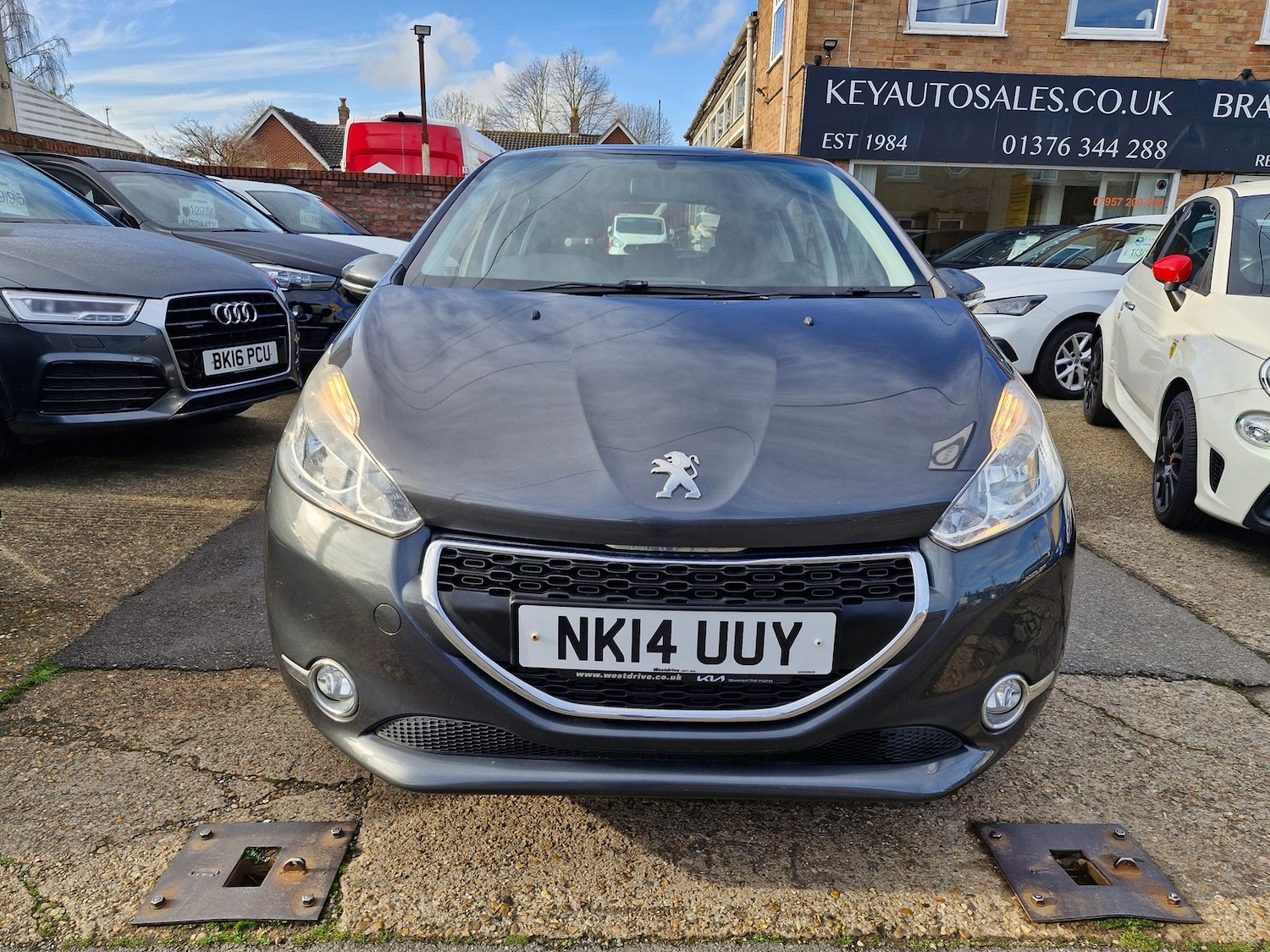 Used Peugeot 208 2014 for sale - 76563610: Photo 11