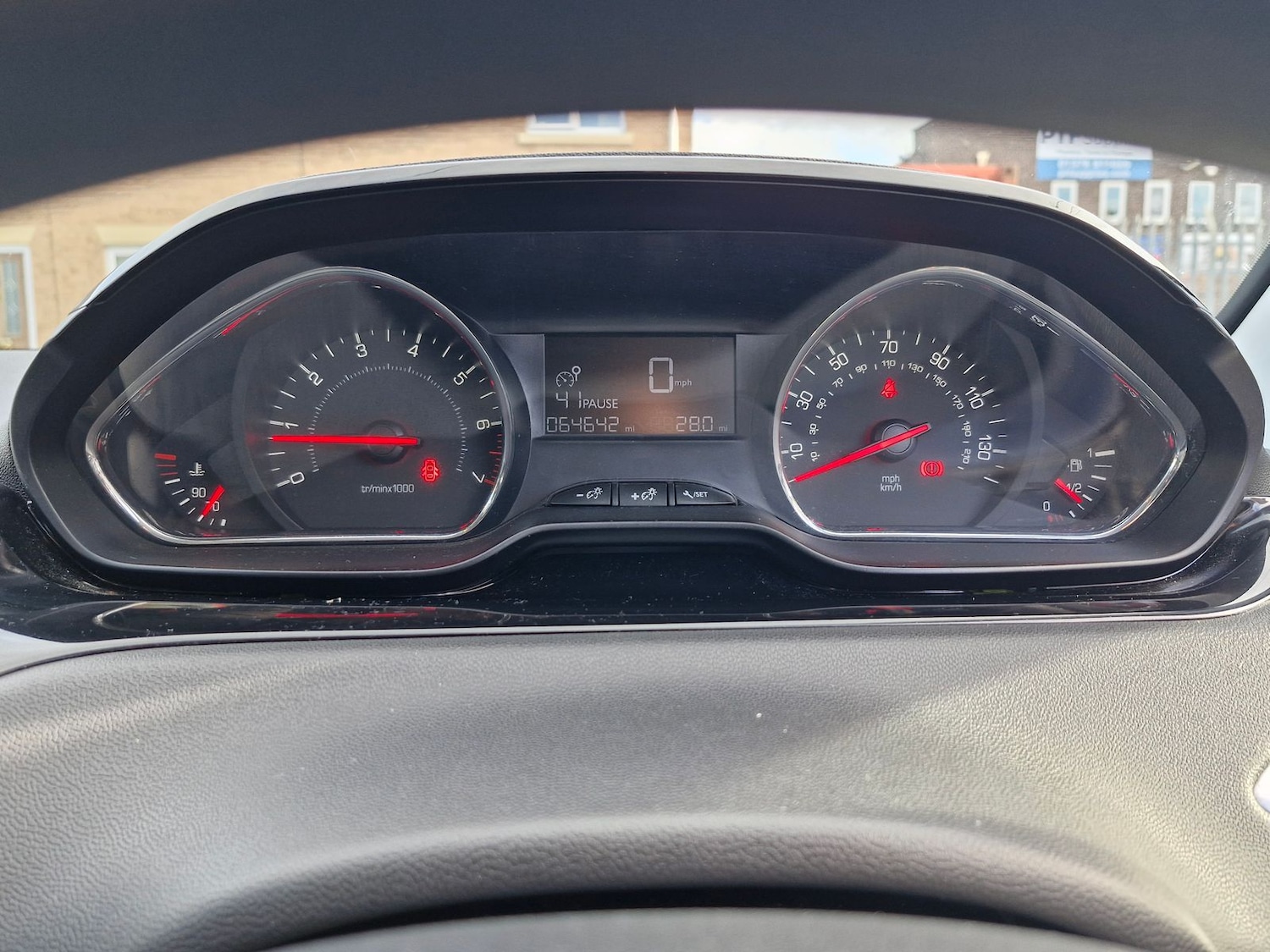 Used Peugeot 208 2014 for sale - 76563610: Photo 22