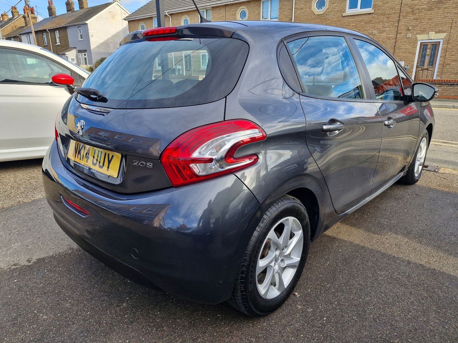 Used Peugeot 208 2014 for sale - 76563610: Photo 3