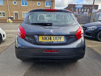 Used Peugeot 208 2014 for sale - 76563610: Photo