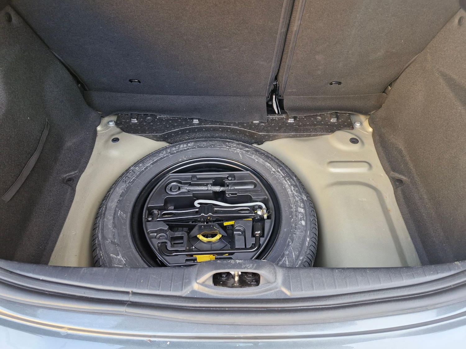 Used Peugeot 208 2014 for sale - 76563610: Photo 7