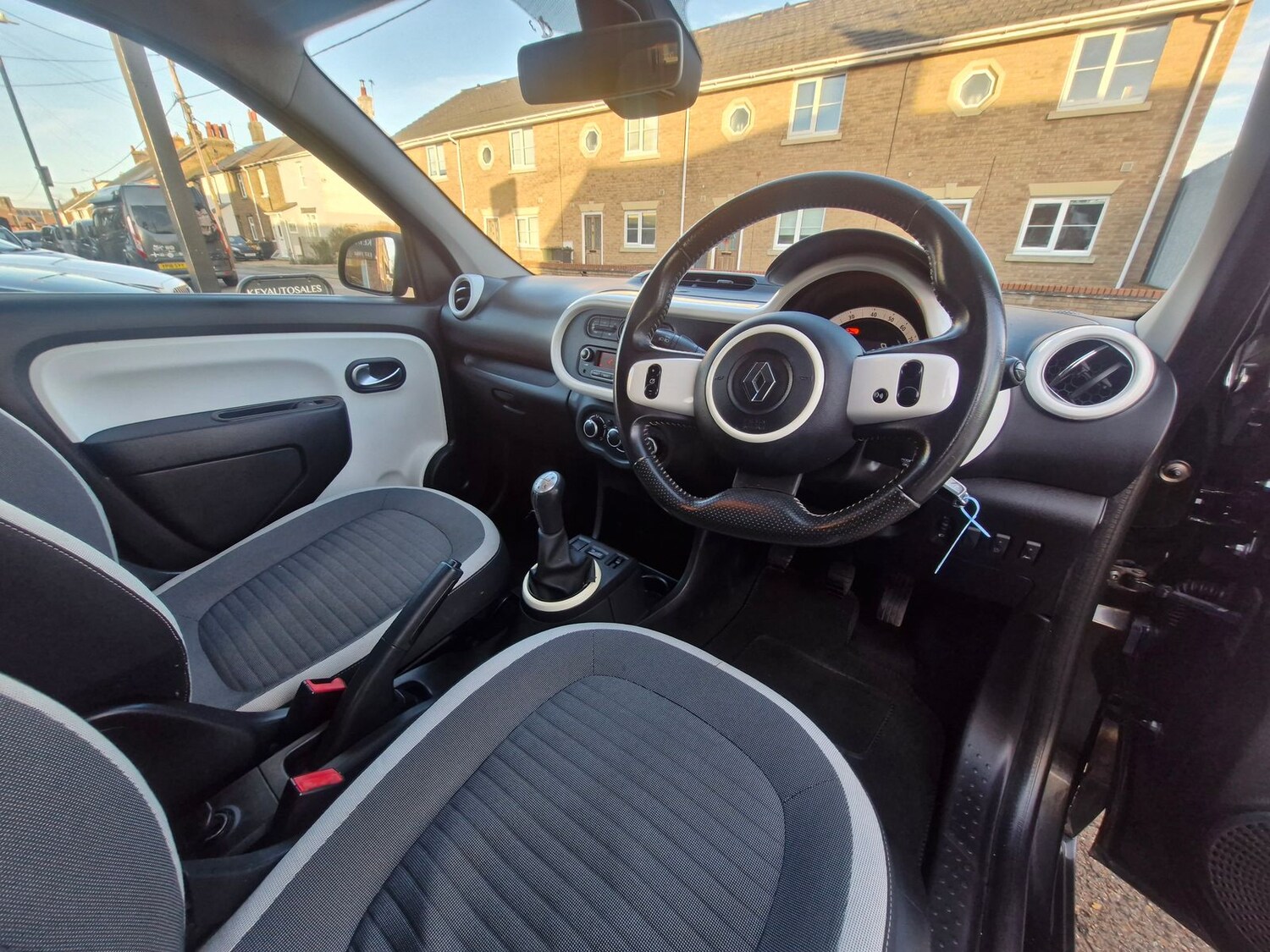 Used Renault Twingo 2015 for sale - 76888988: Photo 10