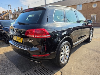 Used Volkswagen Touareg 2011 for sale - 79218733: Photo