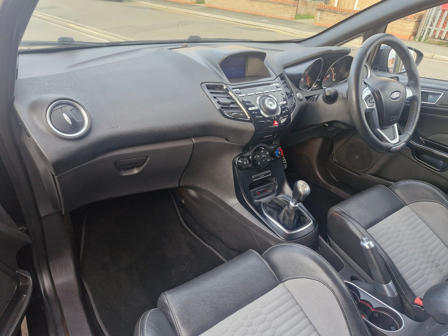 Used Ford Fiesta 2013 for sale - 76361695: Photo 4