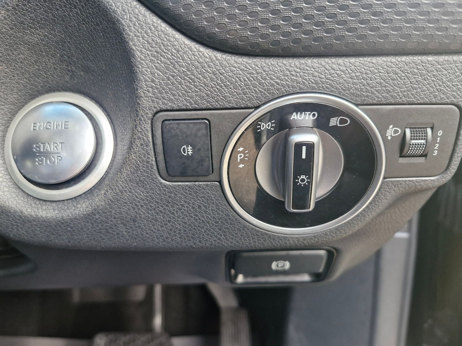 Used Mercedes-Benz A-Class 2017 for sale - 76327989: Photo 28