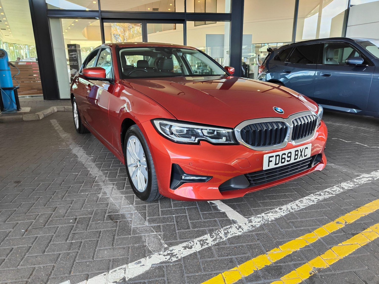 Used BMW 3 Series 2019 for sale - 76673592: Photo 1