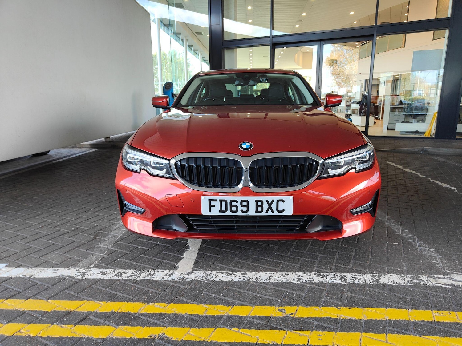 Used BMW 3 Series 2019 for sale - 76673592: Photo 2