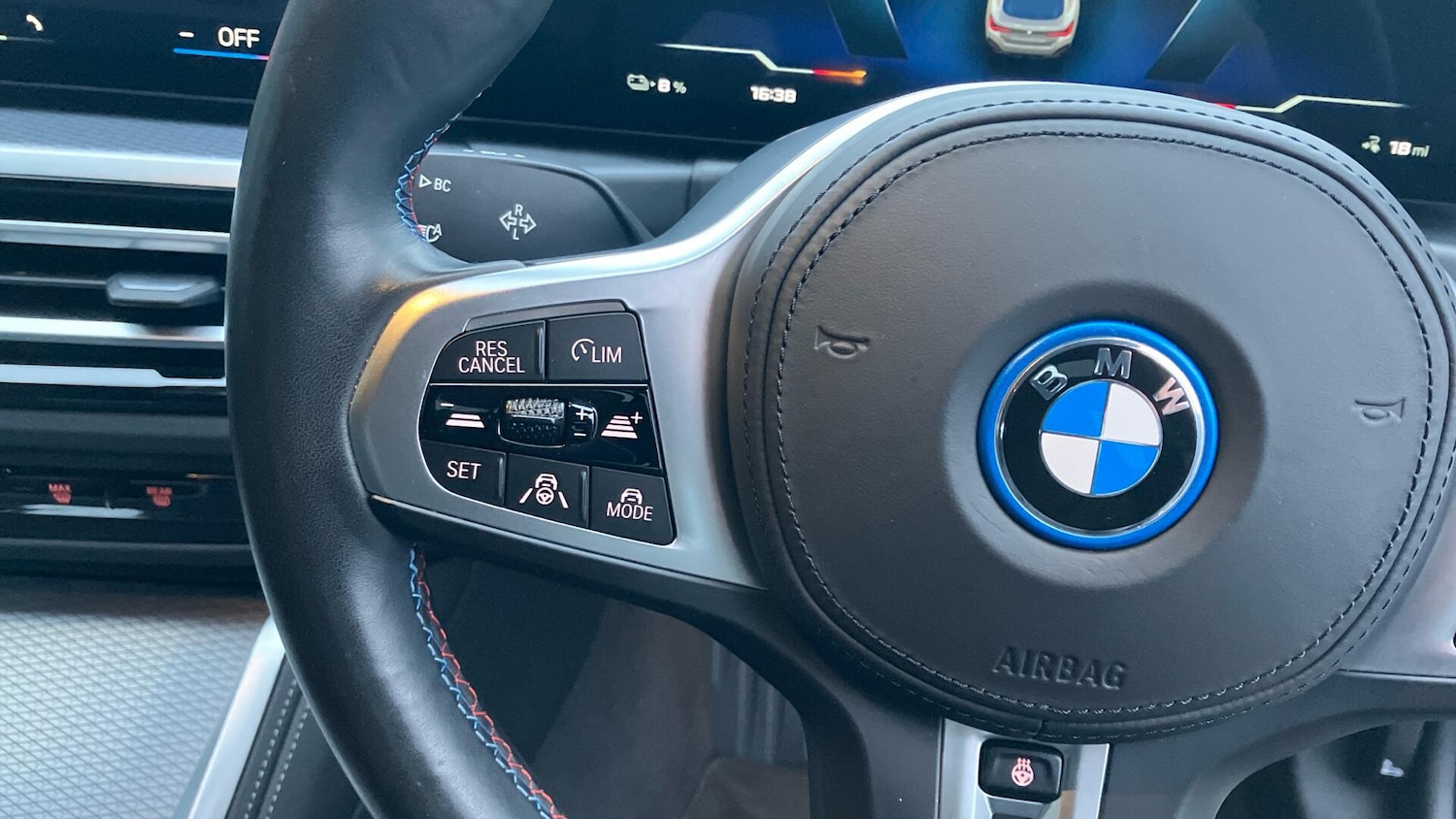 Used BMW i4 2023 for sale - 77851600: Photo 18