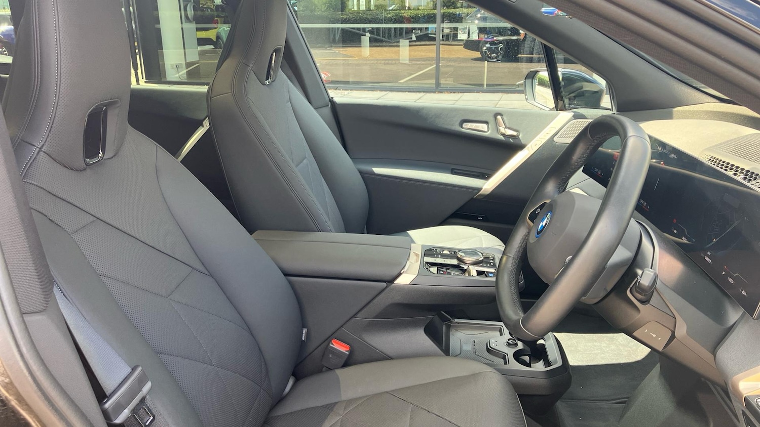 Used BMW iX 2025 for sale - 76679751: Photo 11