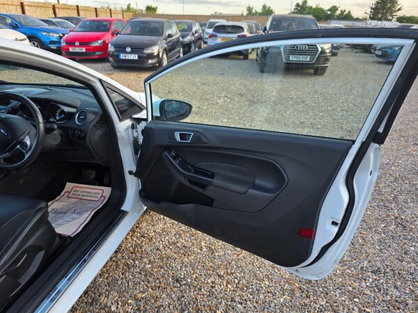 Used Ford Fiesta 2014 for sale - 74563256: Photo 24