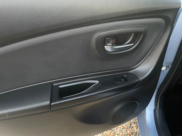 Used Toyota Yaris 2017 for sale - 76098991: Photo 28