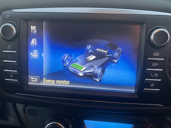 Used Toyota Yaris 2017 for sale - 76098991: Photo 34