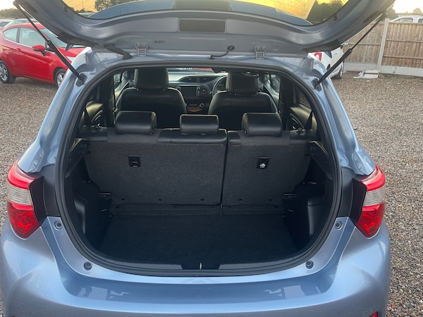 Used Toyota Yaris 2017 for sale - 76098991: Photo 37