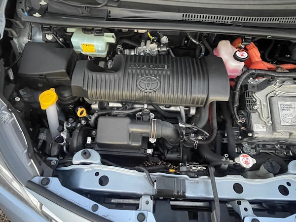 Used Toyota Yaris 2017 for sale - 76098991: Photo 44